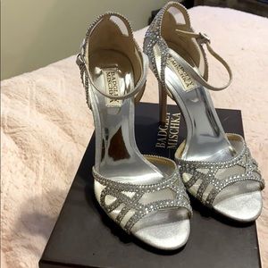 Silver Badgley Mischka heels 👠